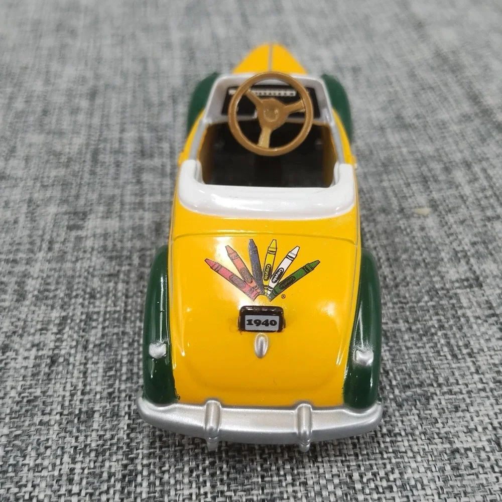 Crayola Gearbox Diecast 1940 Ford Deluxe Yellow Pedal Driven Car 1998